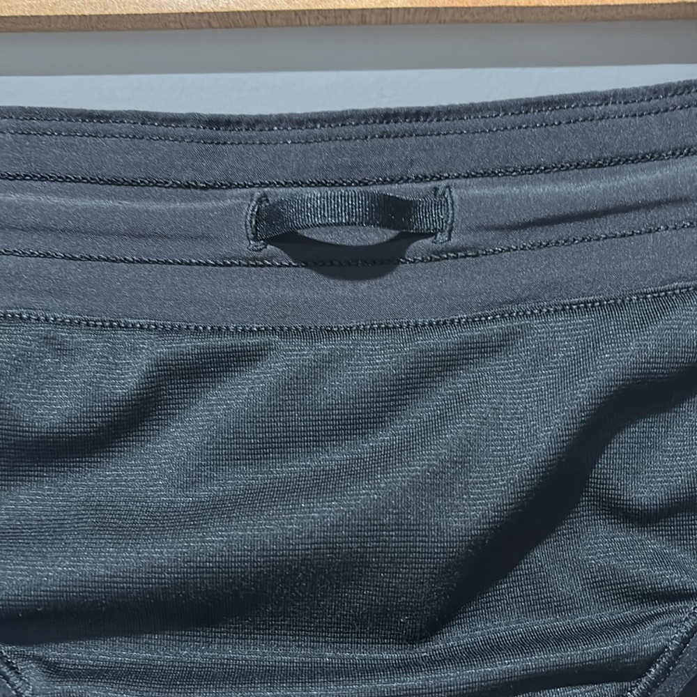 Lululemon Hotty Hot Lined Shorts 2.5" Size 8 Reg Style: W7AGUR - Picture 9 of 12
